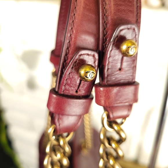 Chanel Quilted Lambskin Perfect Edge Tote - Picture 7 of 15